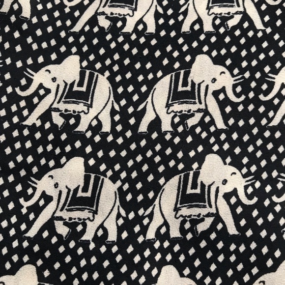 Pixley Button-Tap Sleeve Blouse - Picture 4 of 4